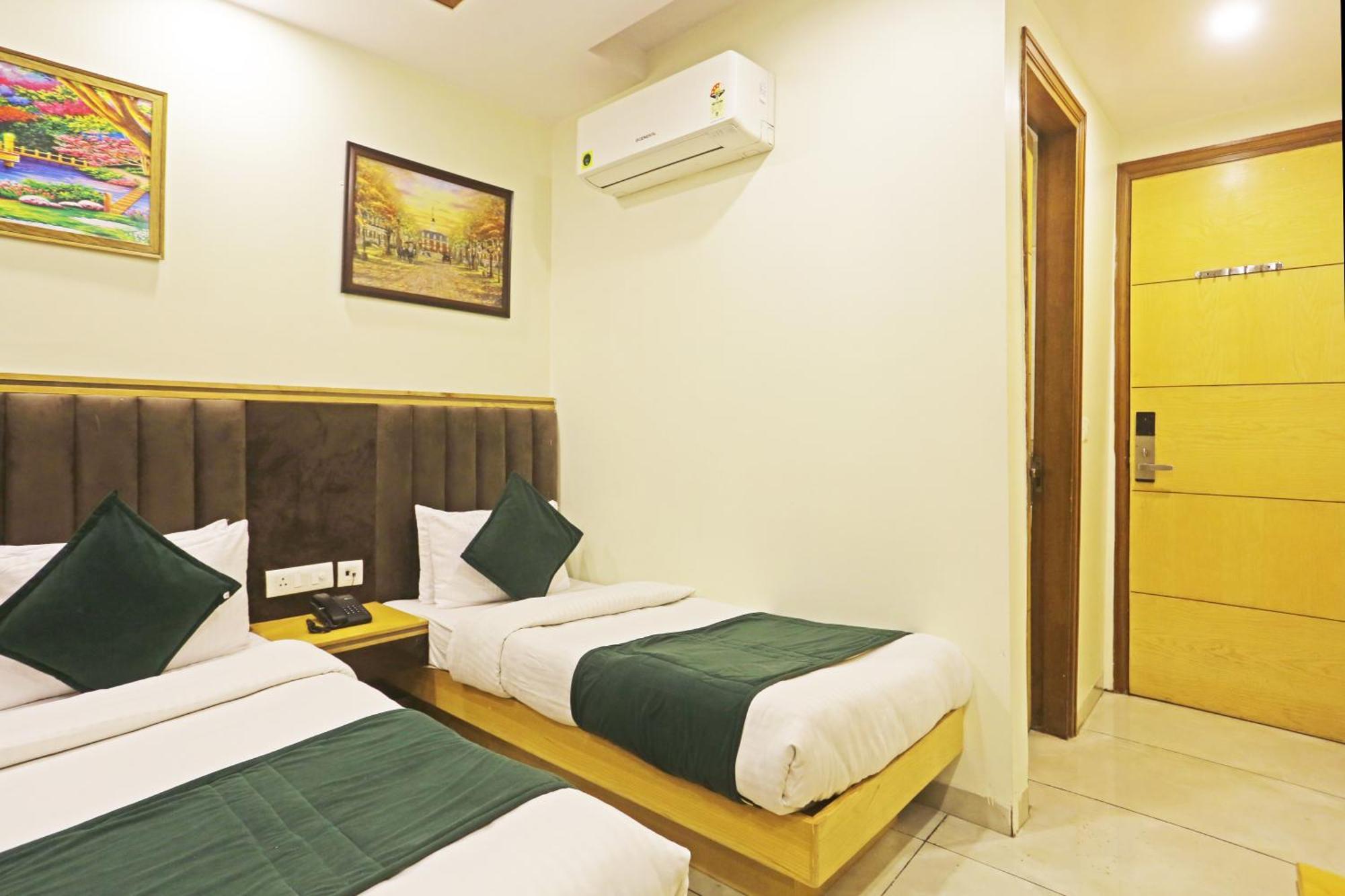 Hotel Aman Imperial Just A Minute Away From New Delhi Railway Station And Connaught Place Bagian luar foto