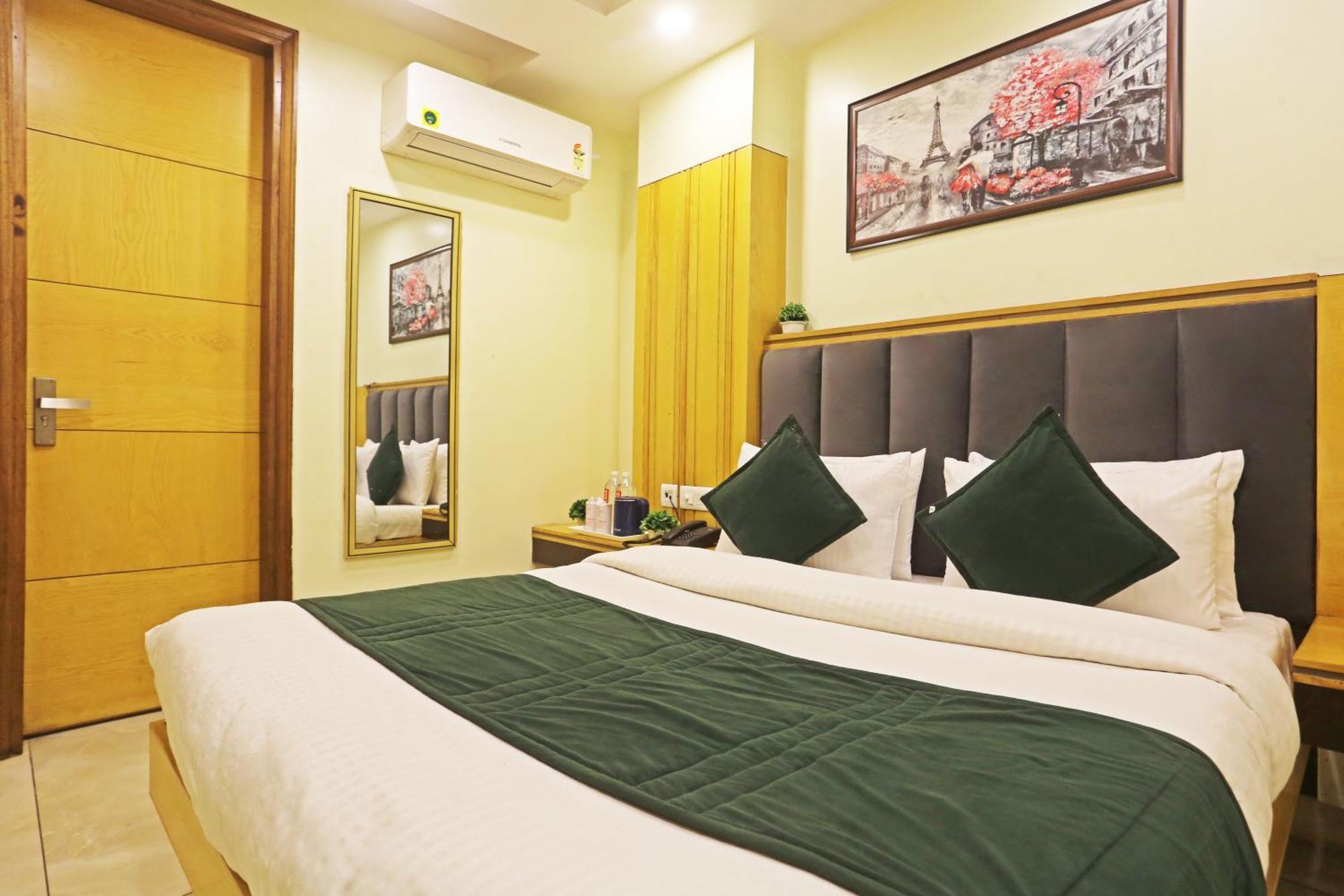 Hotel Aman Imperial Just A Minute Away From New Delhi Railway Station And Connaught Place Bagian luar foto